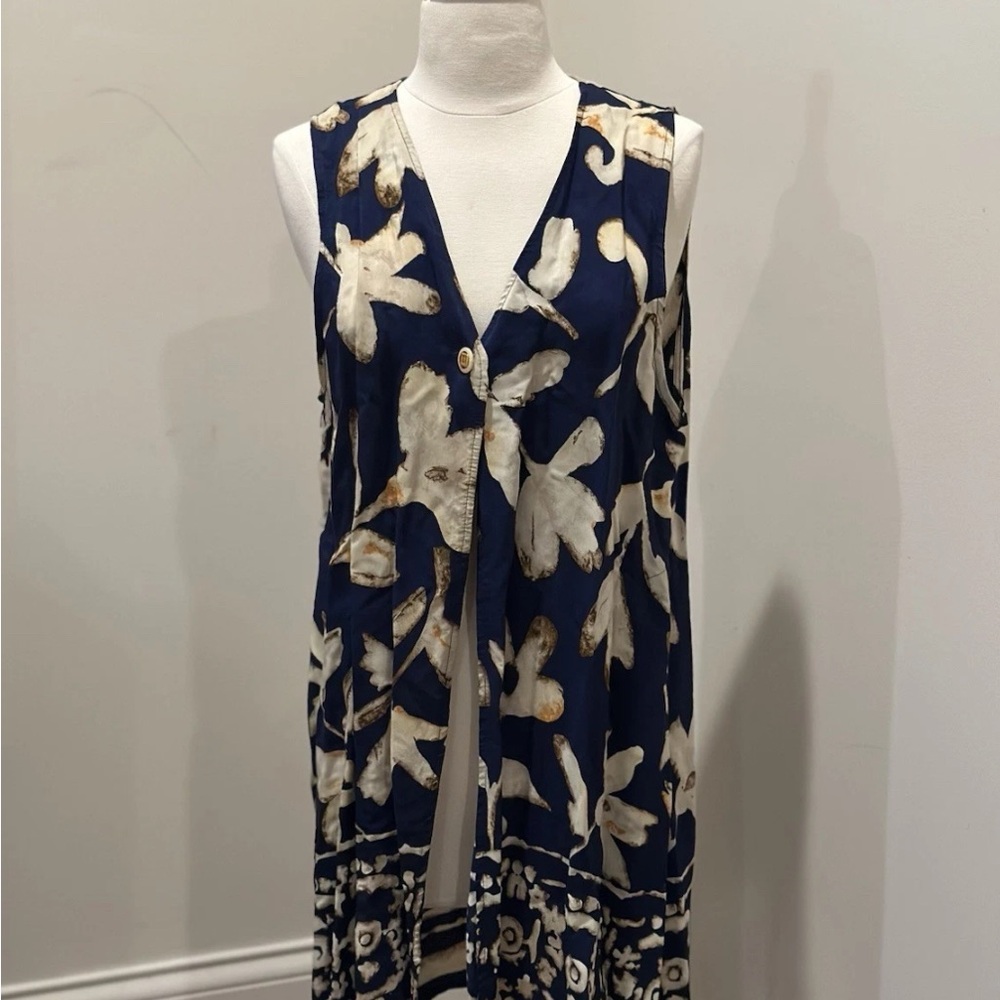 Sleeveless Navy Floral Print Tunic Vest